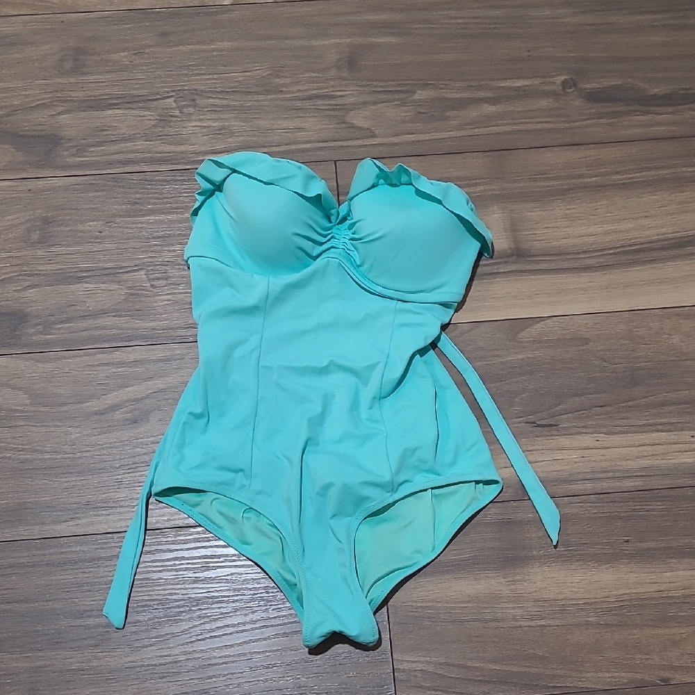 One Piece Strapless Scrunch Bum Swimsuit Size 6C